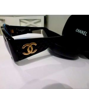 $1000 (Rare) Auth Chanel gold logo quilted sunglasses